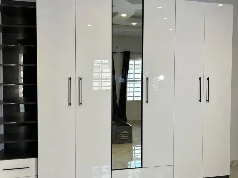 Istanbul furniture assembly: glossy white mirrored wardrobe