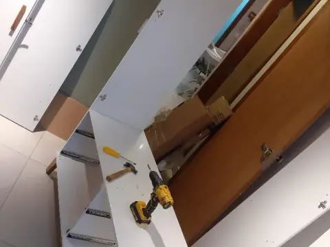Gardırop kapağı montajı