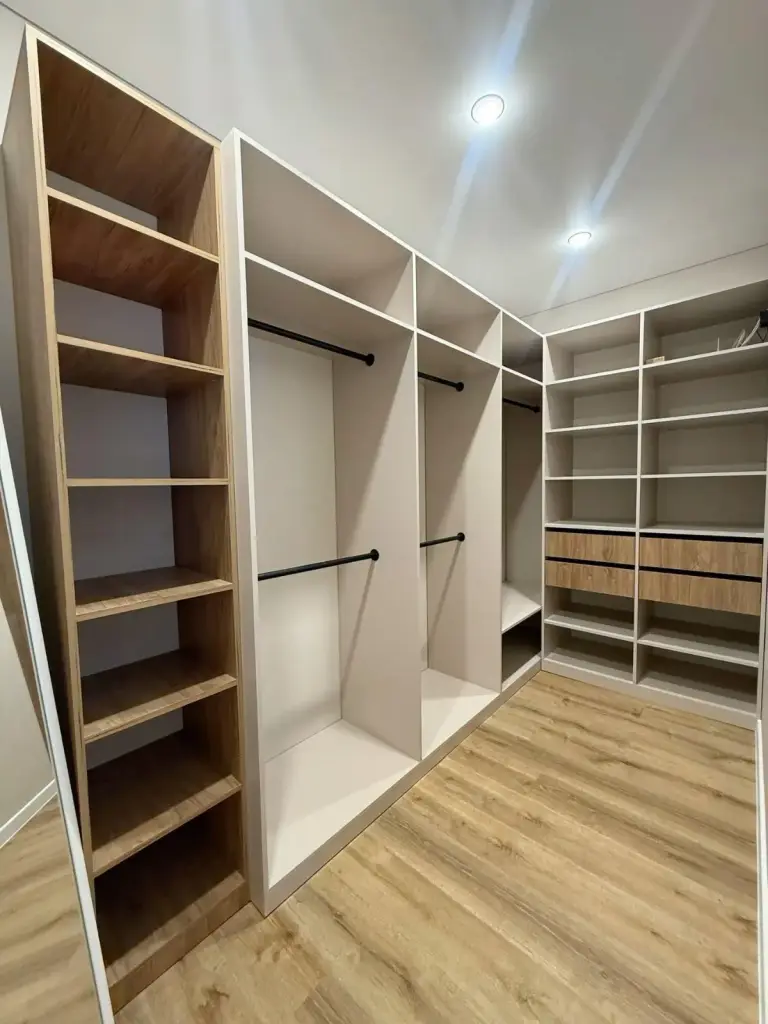 Walk-in closet